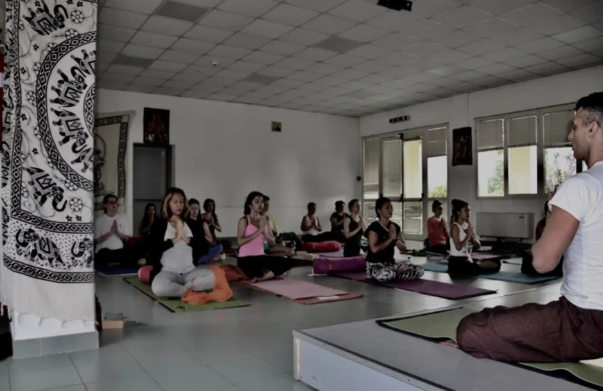 100 ore di formazione per insegnanti di yoga - Italia